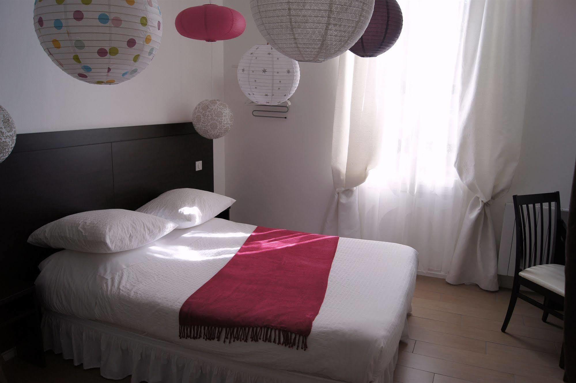 Aquitain Hotel Gare Saint-Jean Бордо Екстериор снимка